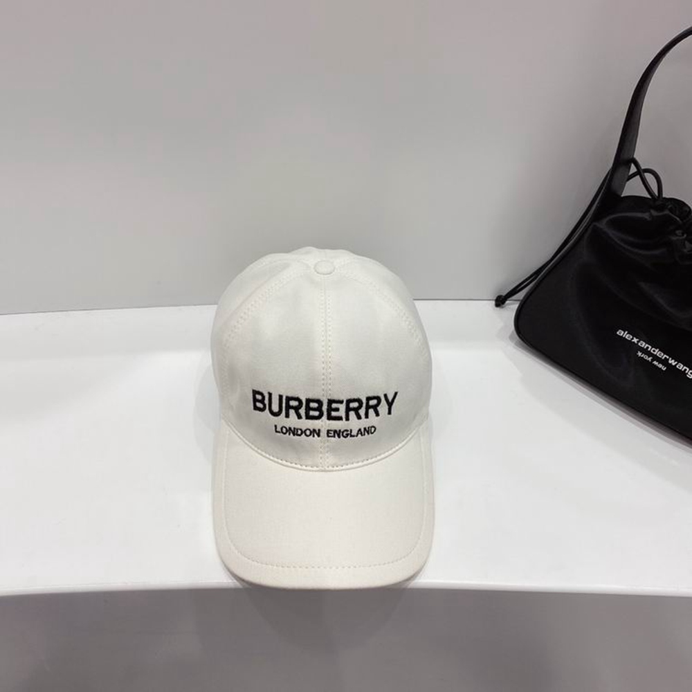 Bv*b*rry Hat